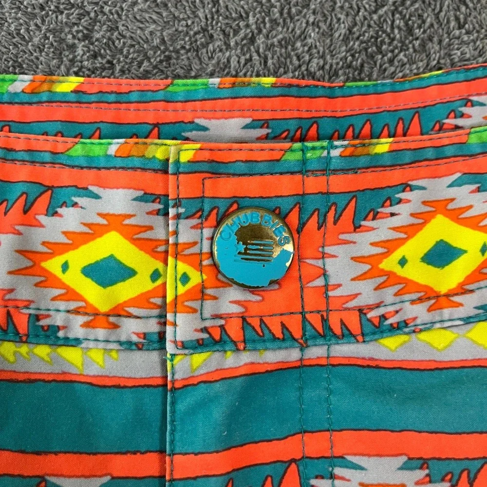 Chubbies Neon Aztec Hybrid Board Swim Shorts Mens Medium Multicolor Drawstring‎